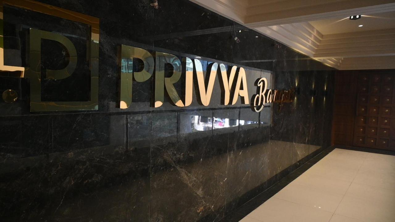 Hotel Privya Rooms And Banquet スーラト エクステリア 写真