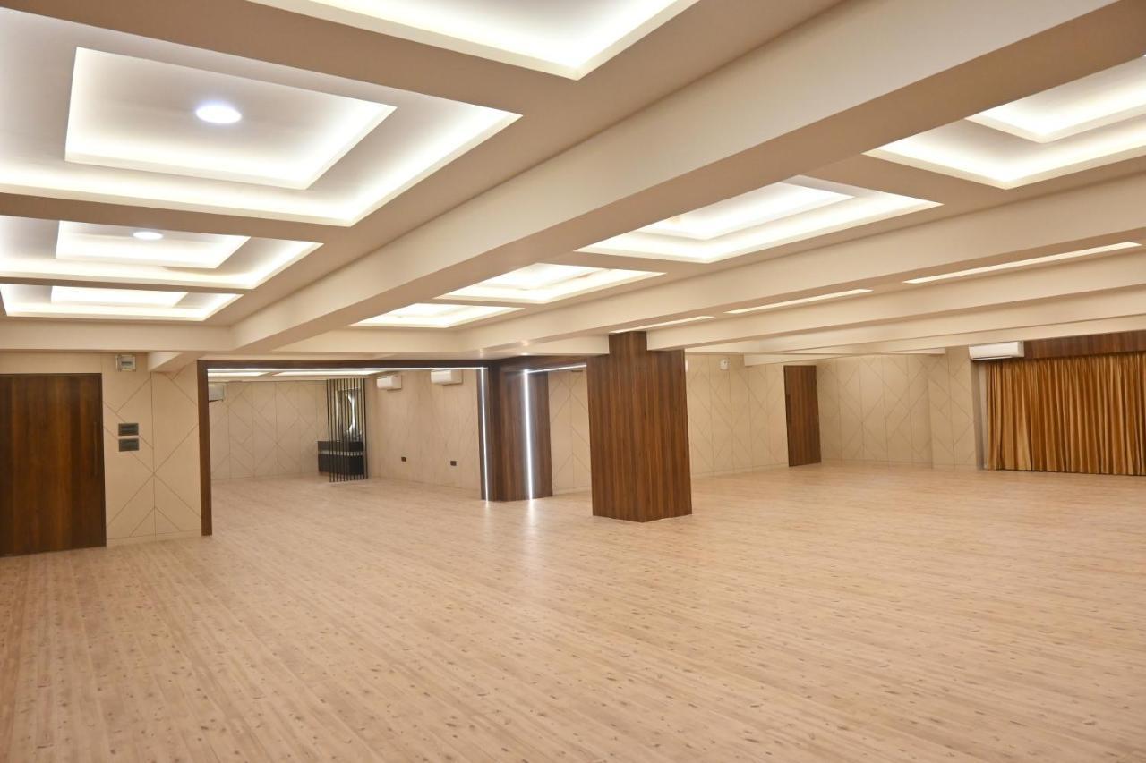 Hotel Privya Rooms And Banquet スーラト エクステリア 写真