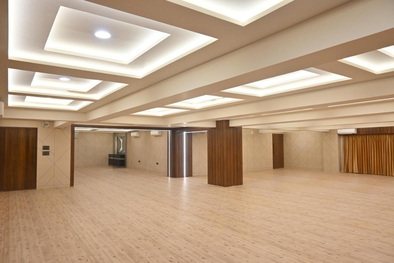 Hotel Privya Rooms And Banquet スーラト エクステリア 写真