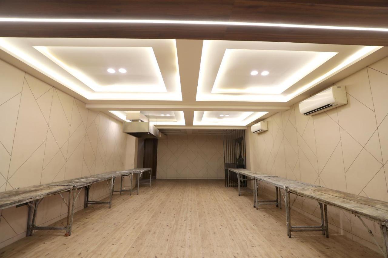 Hotel Privya Rooms And Banquet スーラト エクステリア 写真