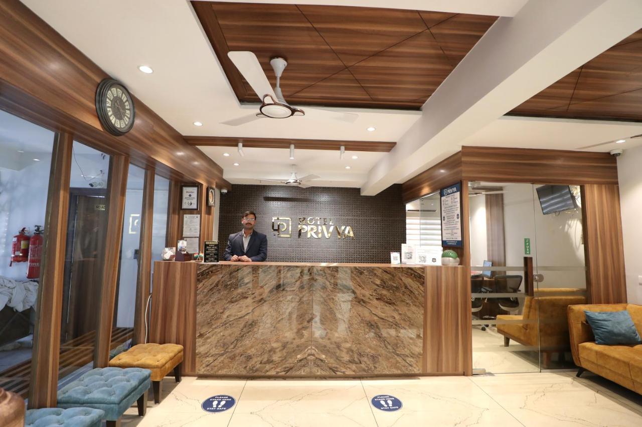 Hotel Privya Rooms And Banquet スーラト エクステリア 写真