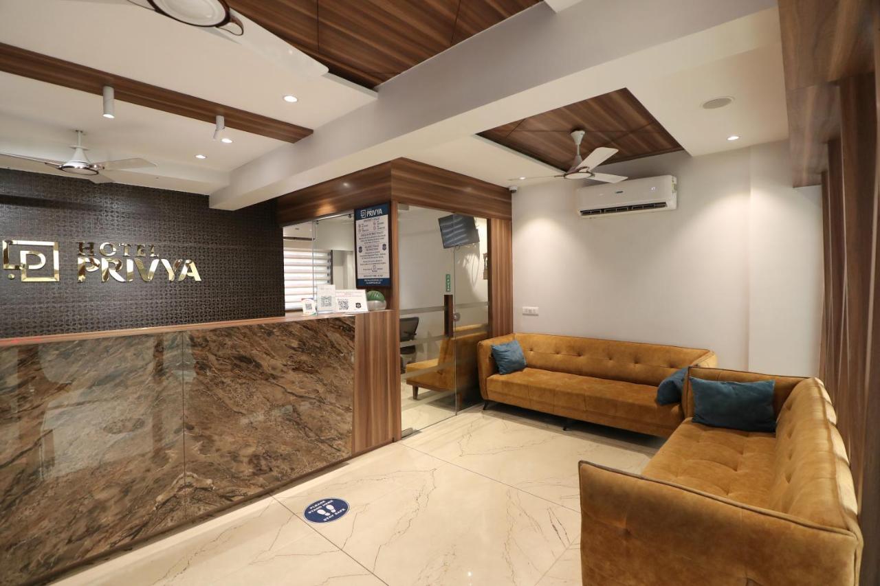 Hotel Privya Rooms And Banquet スーラト エクステリア 写真