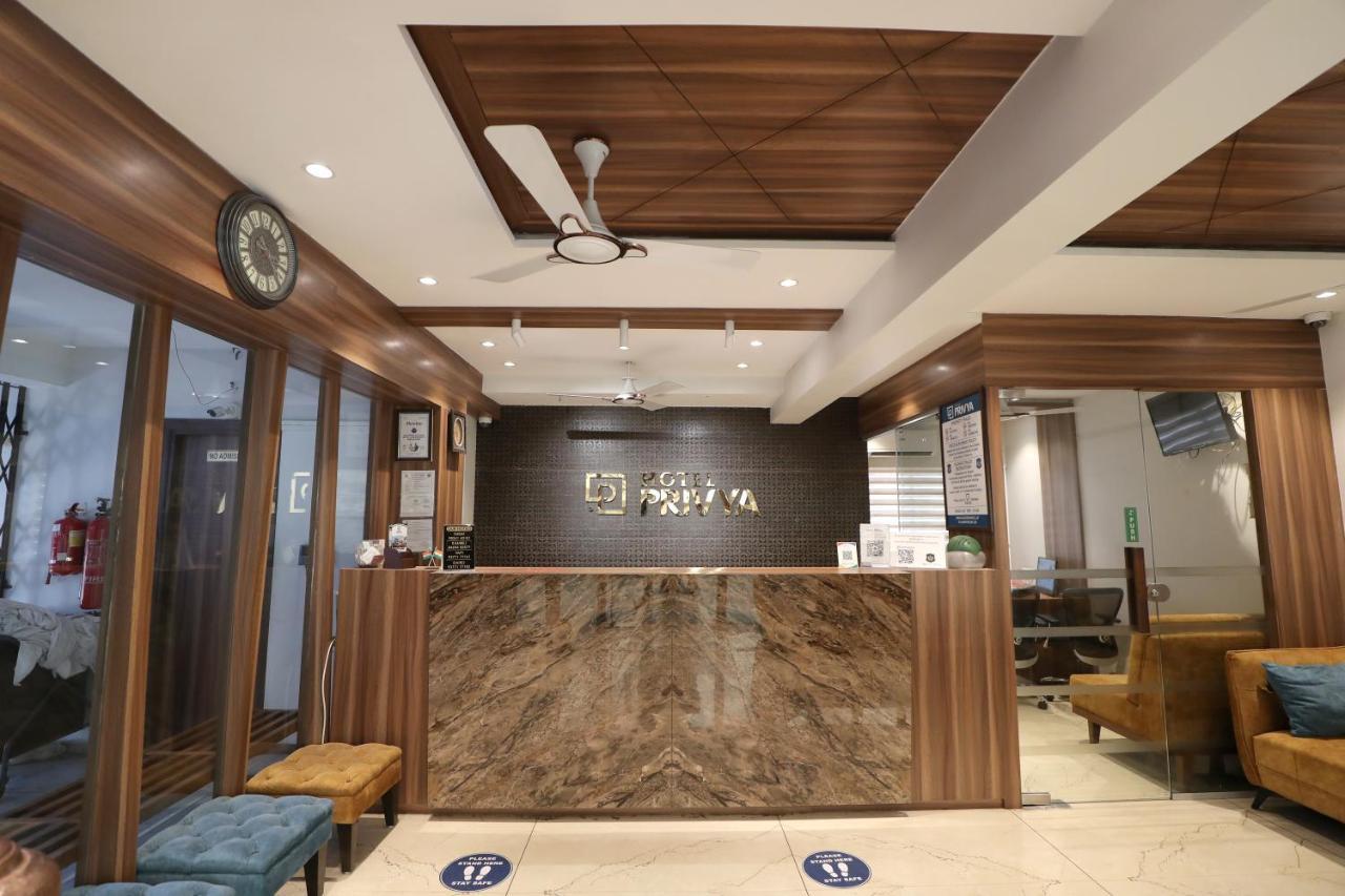 Hotel Privya Rooms And Banquet スーラト エクステリア 写真