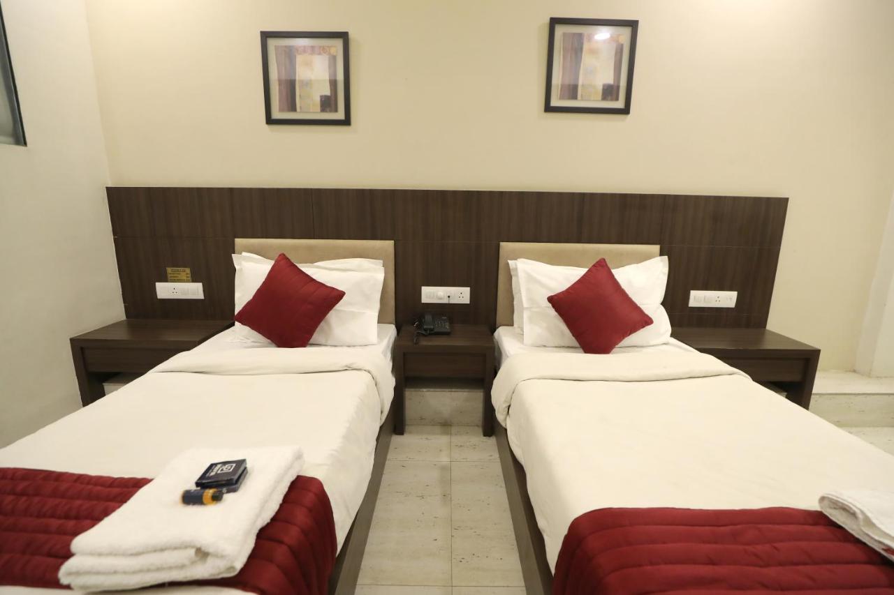 Hotel Privya Rooms And Banquet スーラト エクステリア 写真